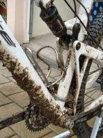 Cleaning of bicycles and motorbikes