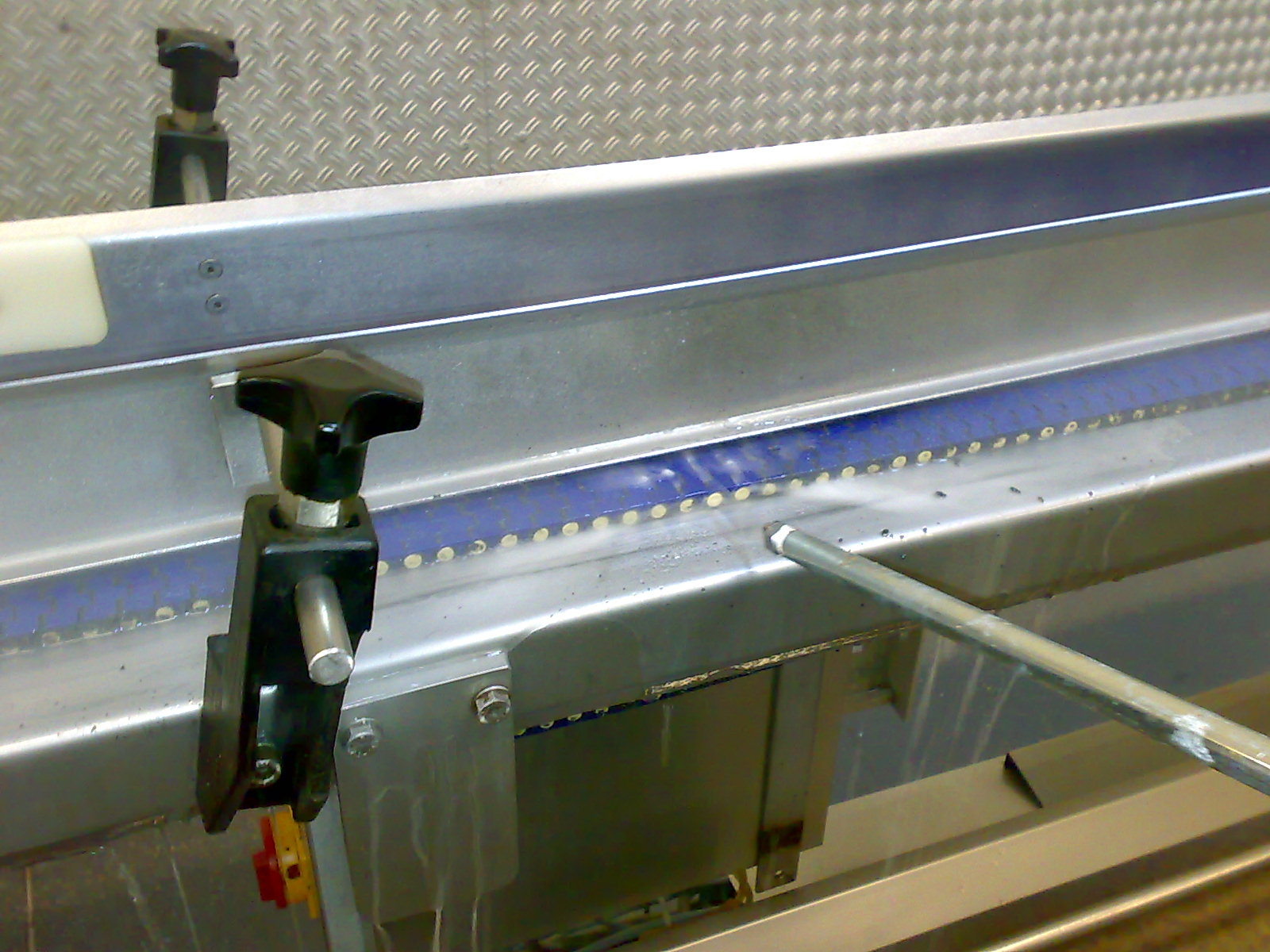 Reinigung in der Großbäckerei 9 Förderband, Bäckerei, Großbäckerei, Reinigung, reinigen