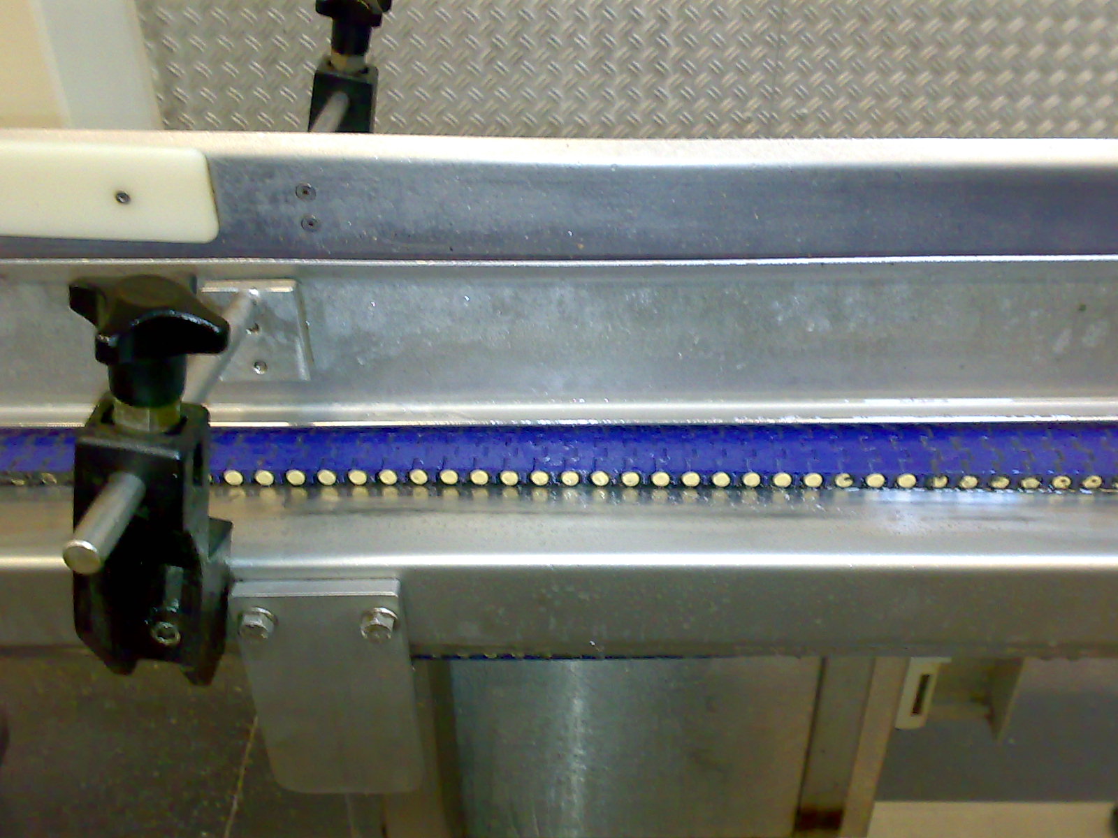Reinigung in der Großbäckerei 10 Förderband, Bäckerei, Großbäckerei, Reinigung, reinigen