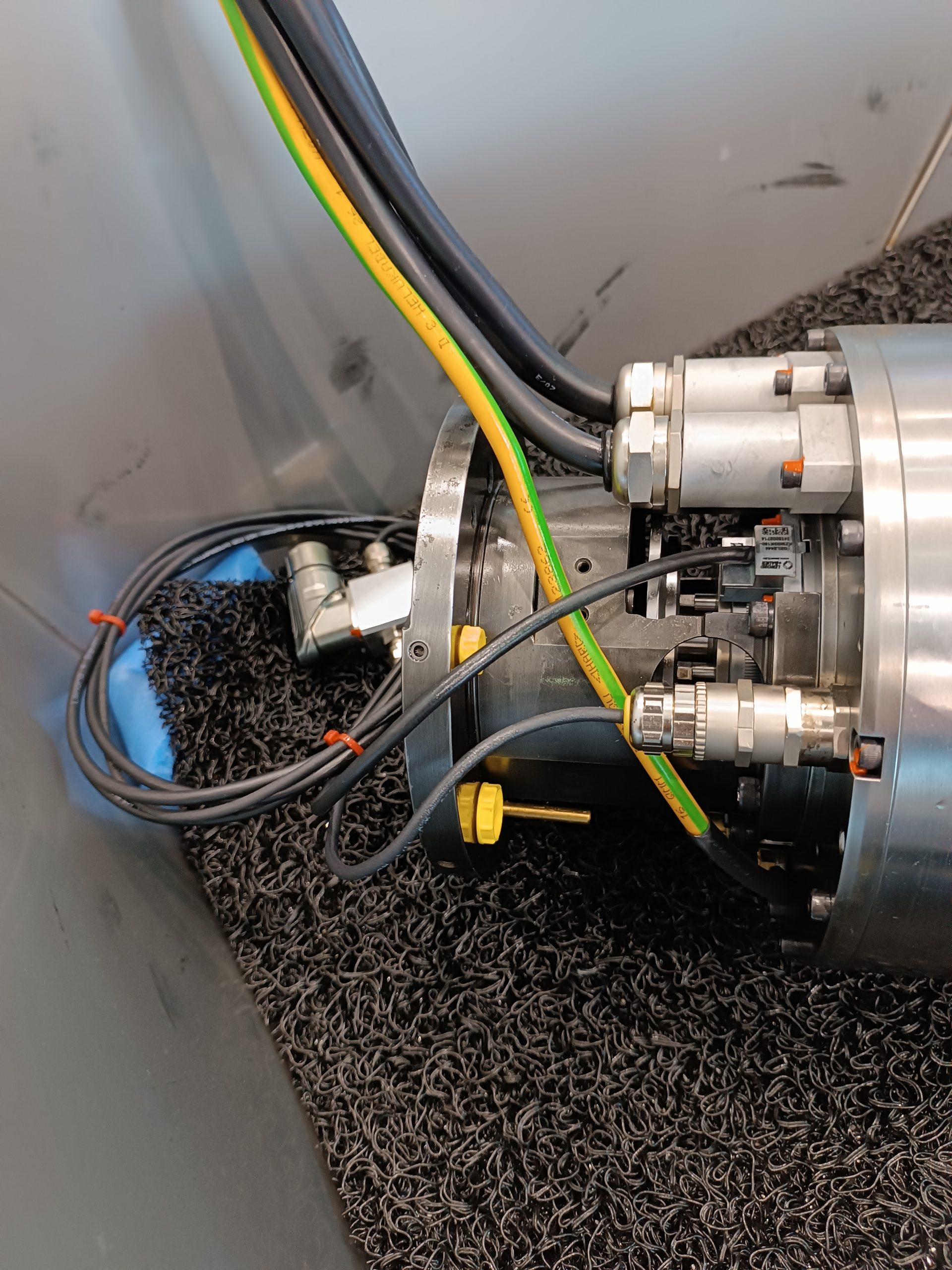 Spindel in der Teilereinigungsebene eines 1000 SR