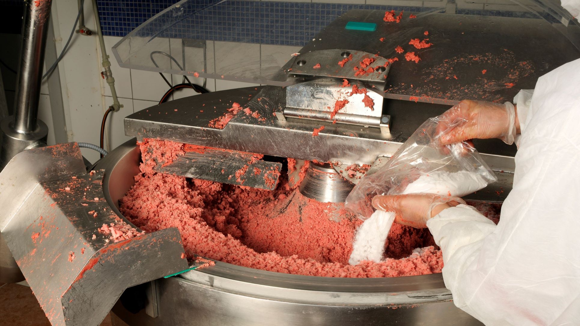 Wurstherstellung, Wurstproduktion, Mischer, Lebensmittelmischer, Lebensmittel-Mischmaschine, Fleischwolf, Förderschnecken, industriell